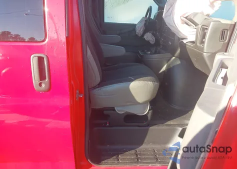 2021 GMC Savana Cargo Rwd 3500 Regular Wheelbase Work Van z USA, uszkodzony, nr VIN 1GTZ7GF15M1266948